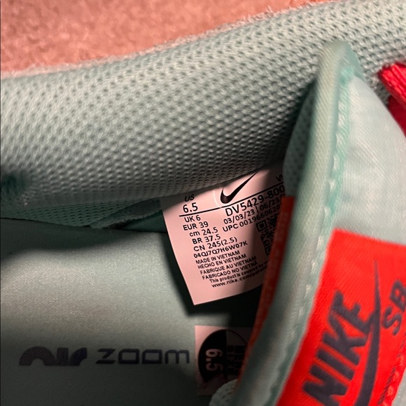 Like SB dunk low pro. Offers welcome - Picture 5 of 7